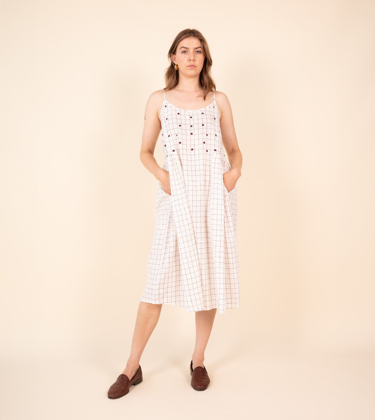 Neusa Dress Woven Check Embroidered - Harkoi Studio - Discover the Neusa Dress in woven check with delicate embroidery. Keywords: sustainable dress, eco-friendly clothing, Neusa Dress, woven check dress, embroidered dress, ethical fashion.