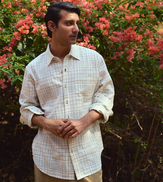 Men’s full-sleeve khadi cotton shirt with optical plaid pattern, breathable and easy to style.